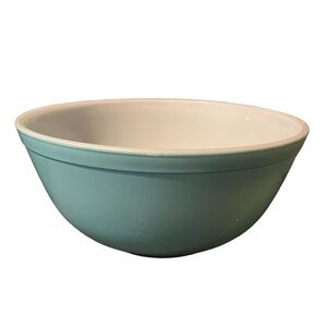 Pyrex # 403 Robin’s Egg mixing bowl 2 1/2 quart